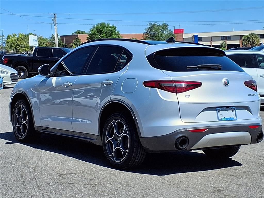 Used 2023 Alfa Romeo Stelvio Ti w/ Active Assist Plus Package AWD/4WD image 5