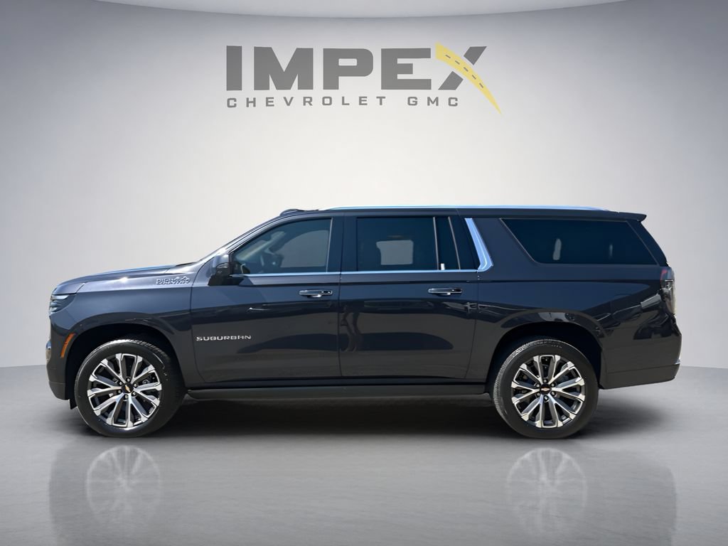 Used 2026 Chevrolet Suburban High Country RWD image 2