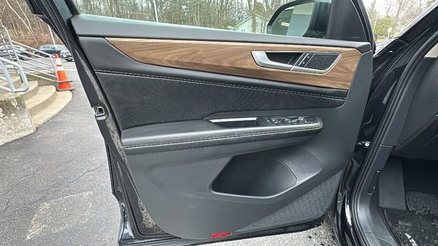 Used 2024 Volkswagen Atlas SE image 28