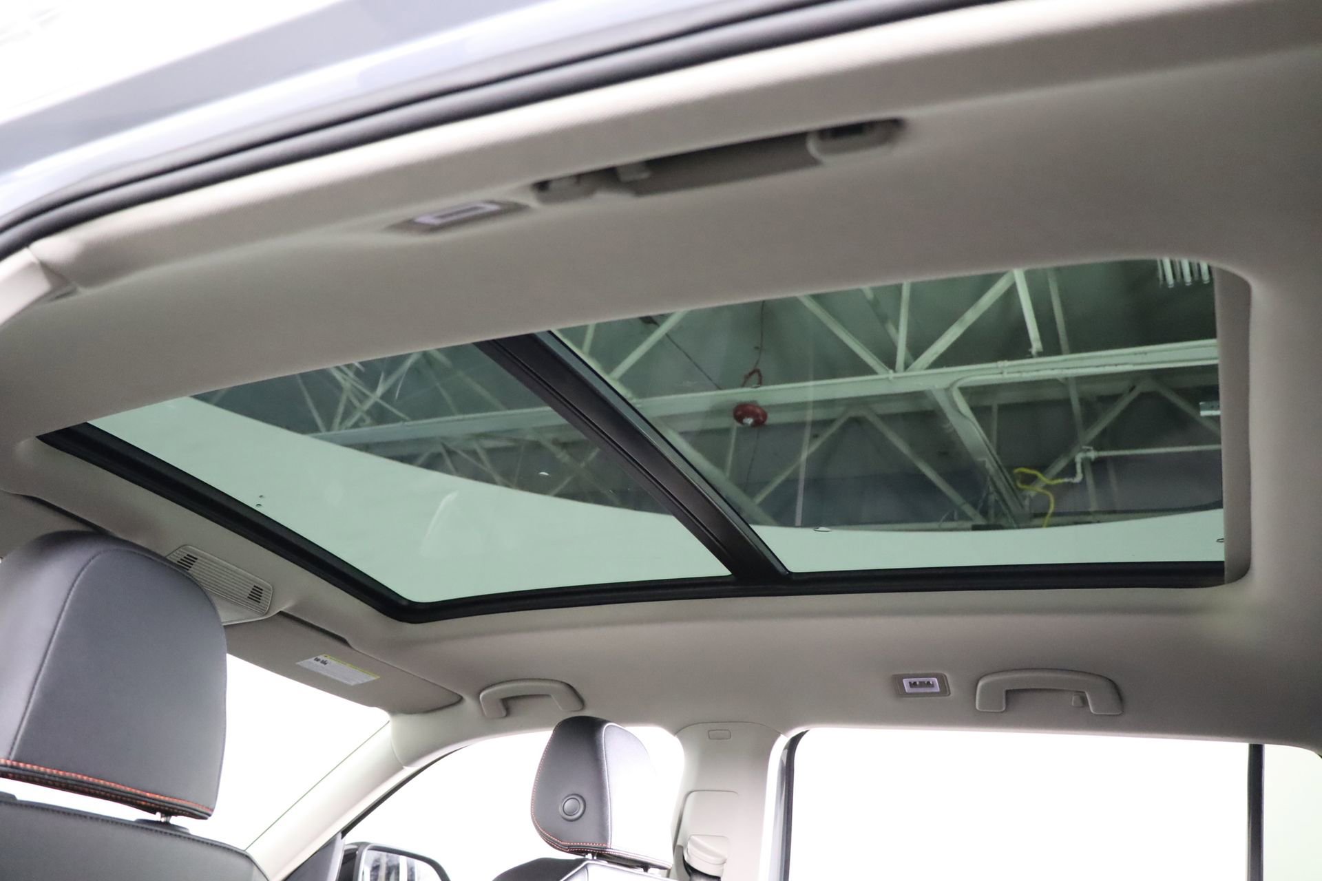 Used 2025 Volkswagen Atlas Peak Edition SE image 15