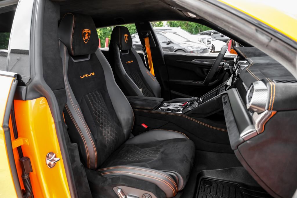 Used 2023 Lamborghini Urus Performante image 36