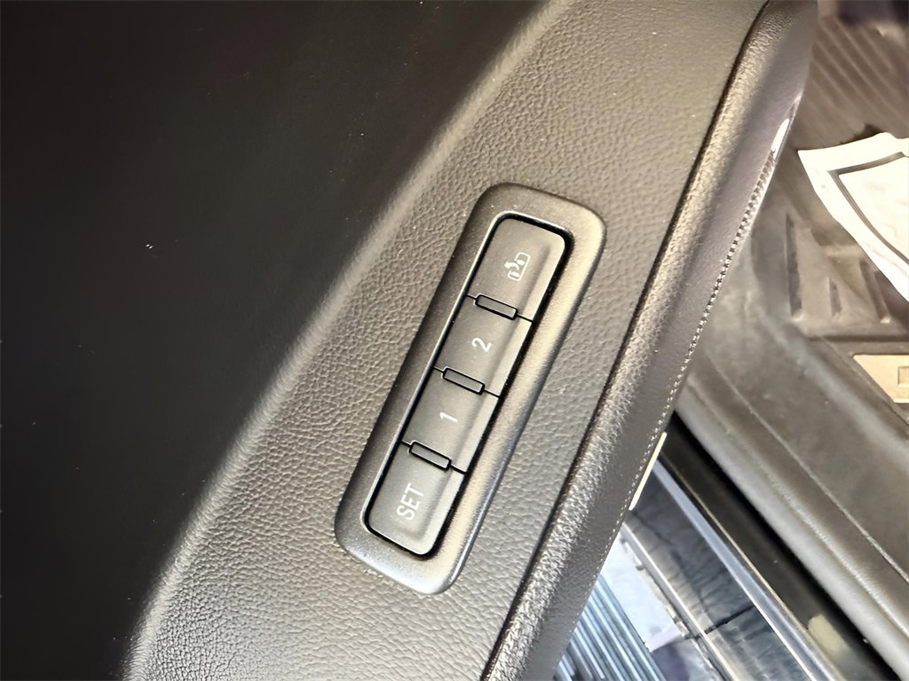 Used 2018 Chevrolet Tahoe Premier image 13