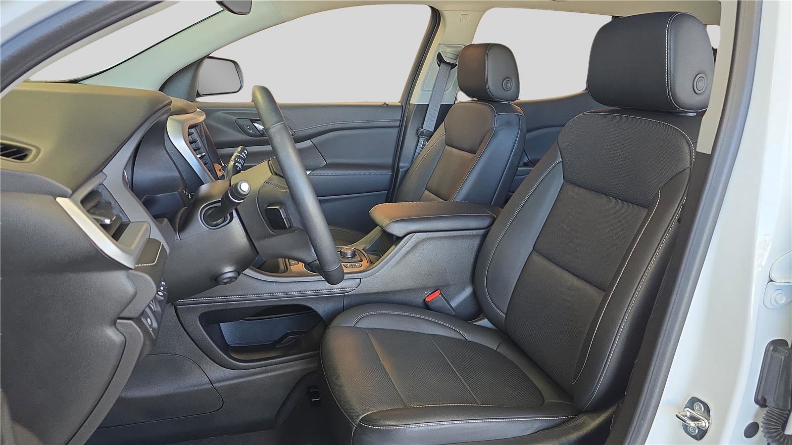 Used 2023 GMC Acadia SLT w/ Elevation Edition image 11