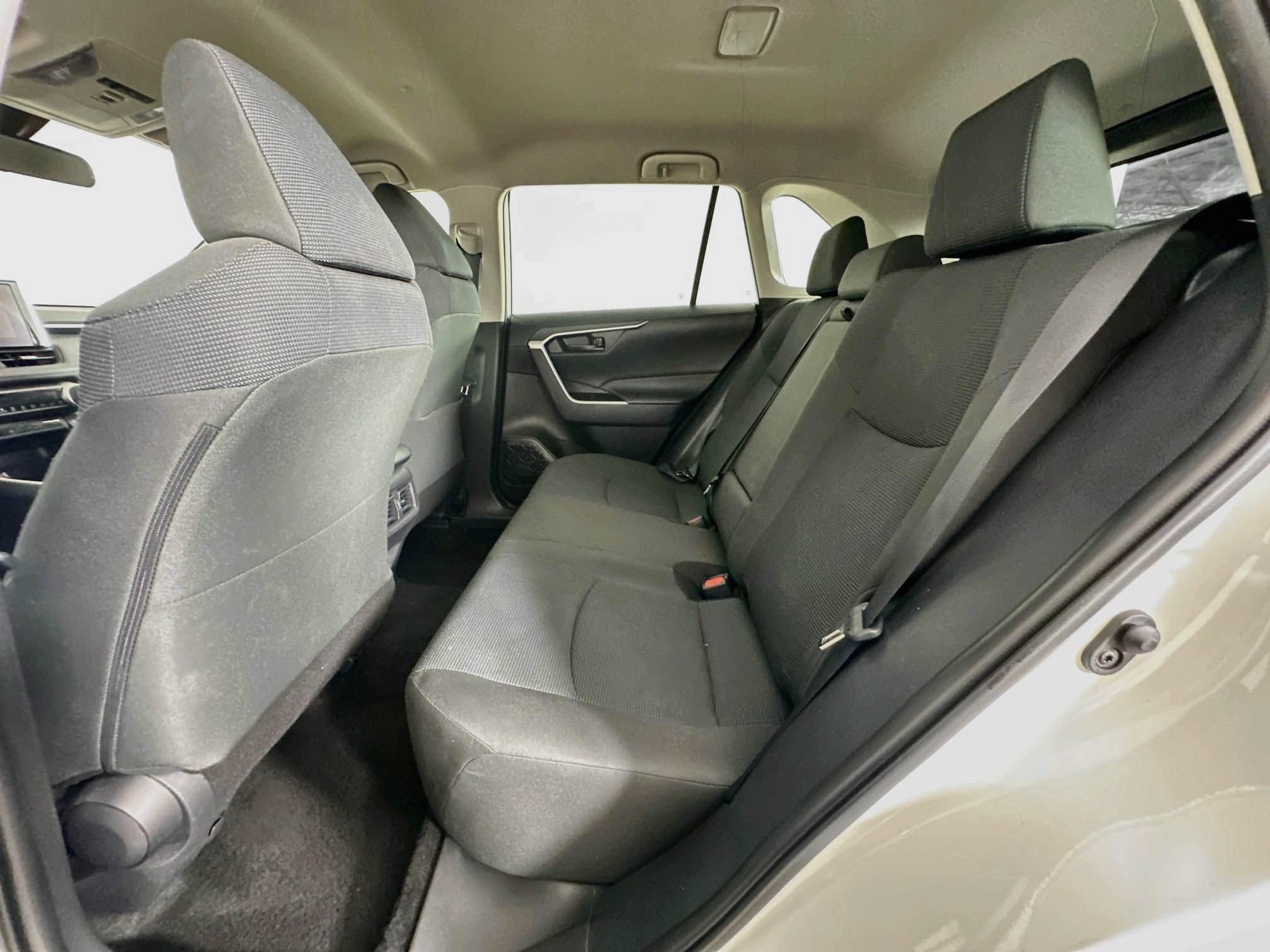 Used 2025 Toyota RAV4 LE AWD/4WD image 26