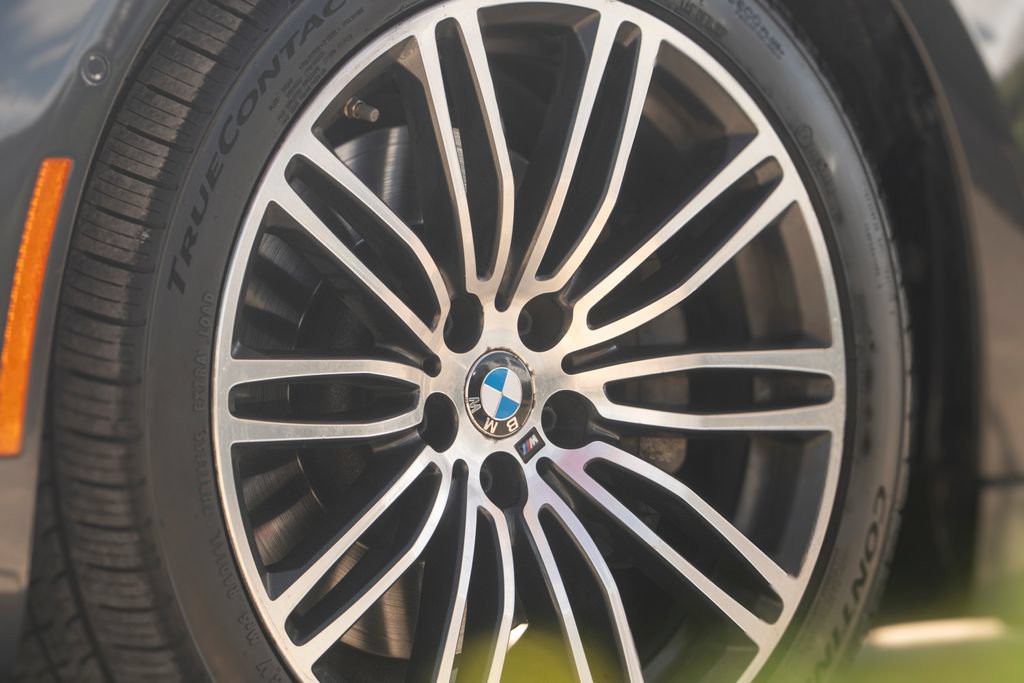 Used 2018 BMW 540i xDrive AWD/4WD image 14