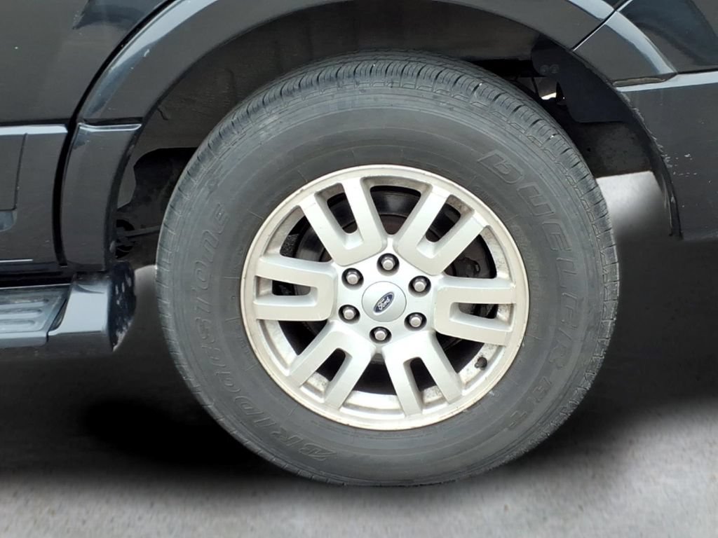 Used 2013 Ford Expedition Limited AWD/4WD image 21