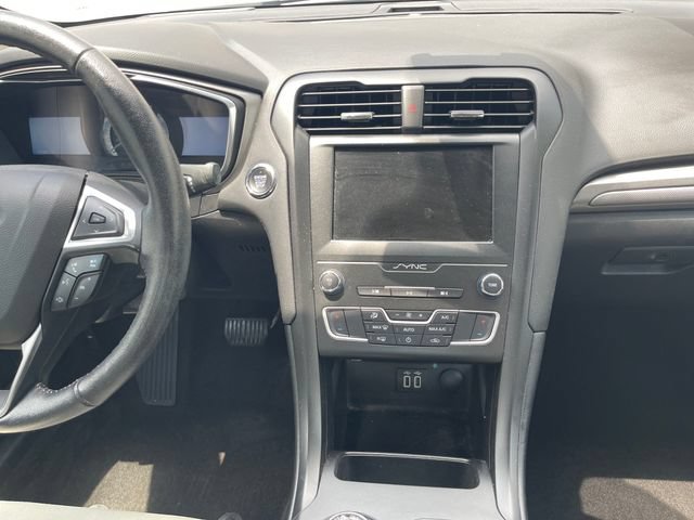 Used 2020 Ford Fusion SE w/ Equipment Group 151A FWD image 21