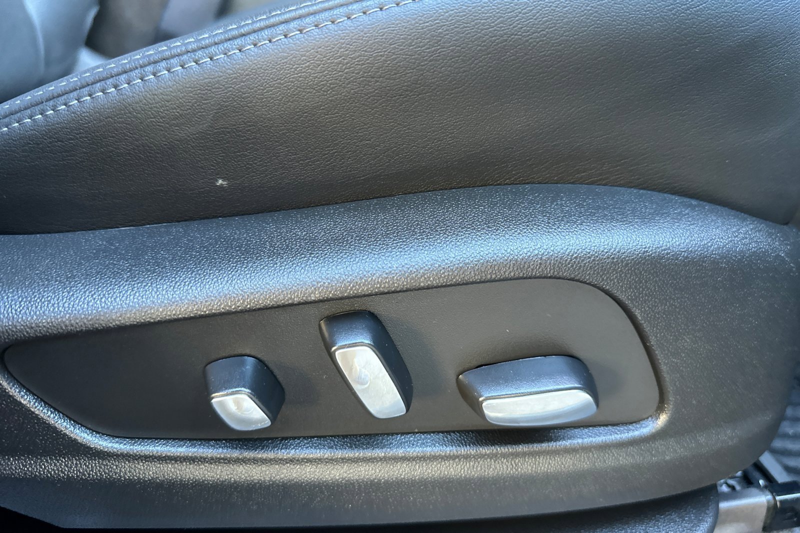 Used 2024 Cadillac XT6 Premium Luxury image 25