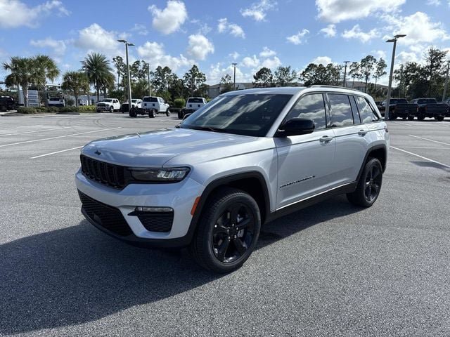 New 2025 Jeep Grand Cherokee Limited w/ Black Appearance Package image 7