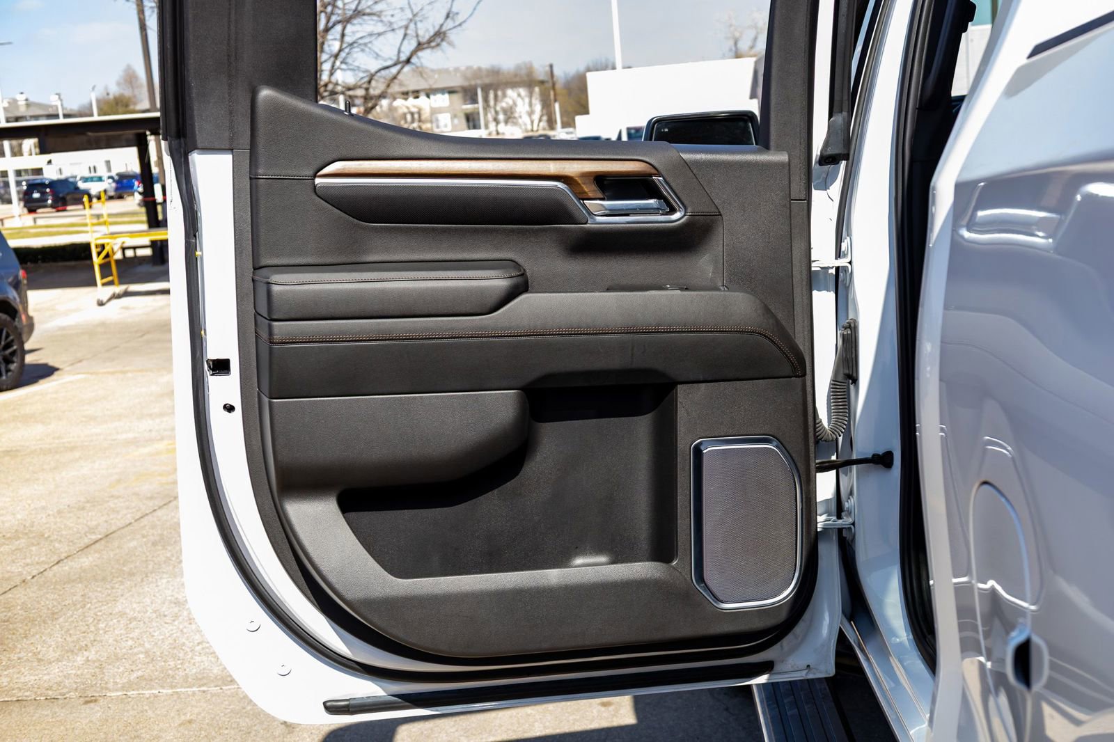 Used 2024 Chevrolet Silverado 1500 High Country w/ Technology Package AWD/4WD image 37