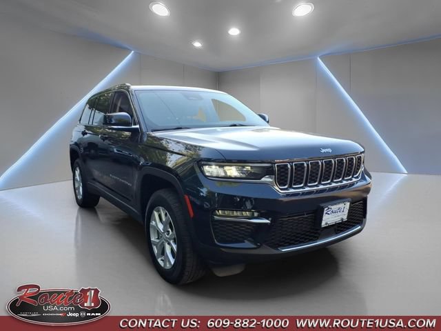 Used 2023 Jeep Grand Cherokee Limited AWD/4WD image 1