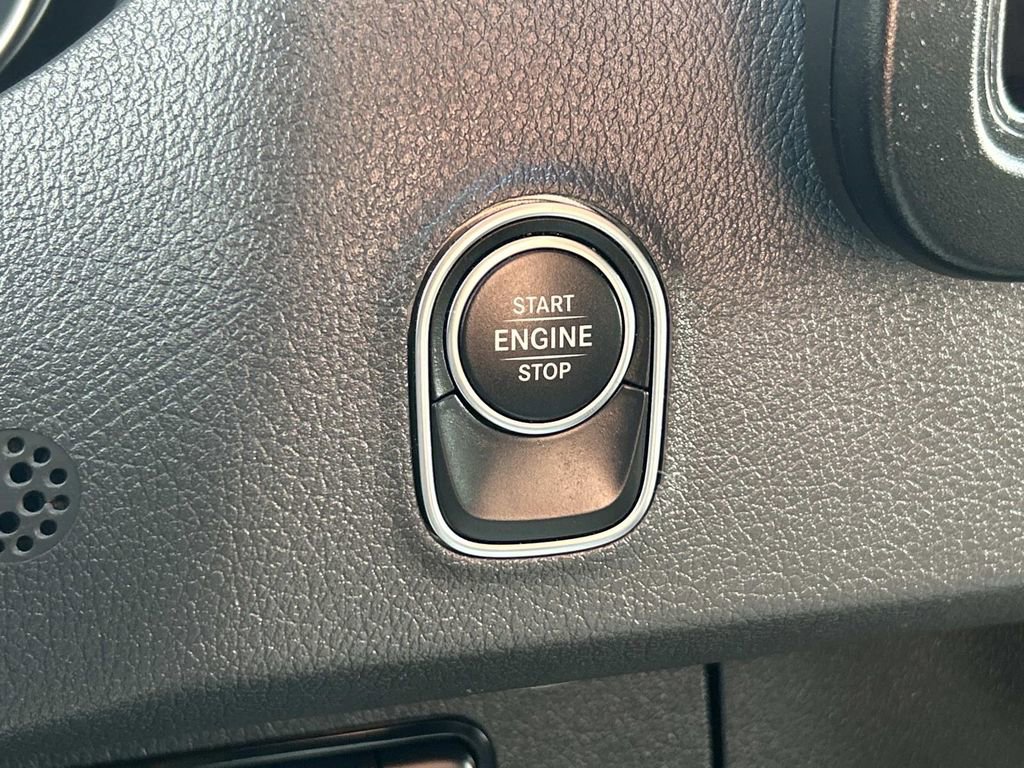 Used 2022 Mercedes-Benz Sprinter 1500 image 30