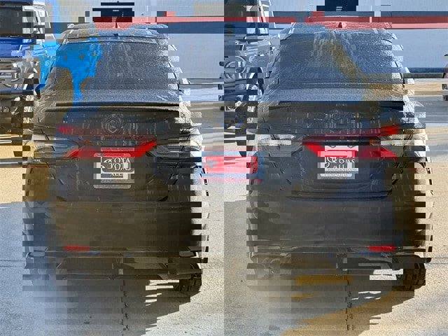 Used 2023 Toyota Camry SE image 5