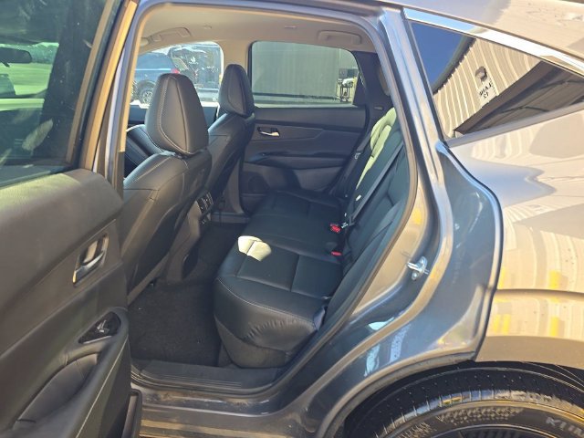 Used 2025 Nissan Murano SV FWD image 15