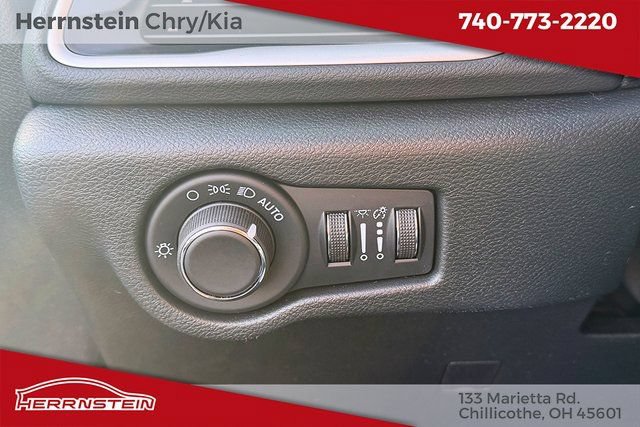 New 2026 Chrysler Voyager LX FWD image 16