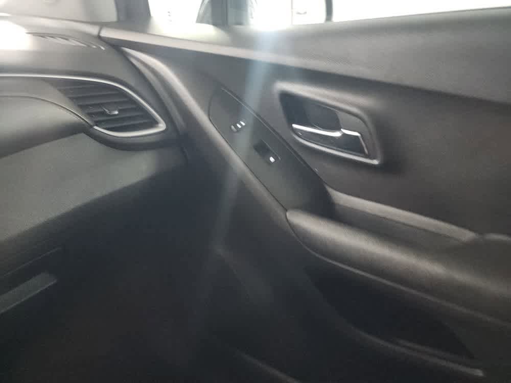 Used 2020 Chevrolet Trax LS w/ Tint and Cruise Package FWD image 24