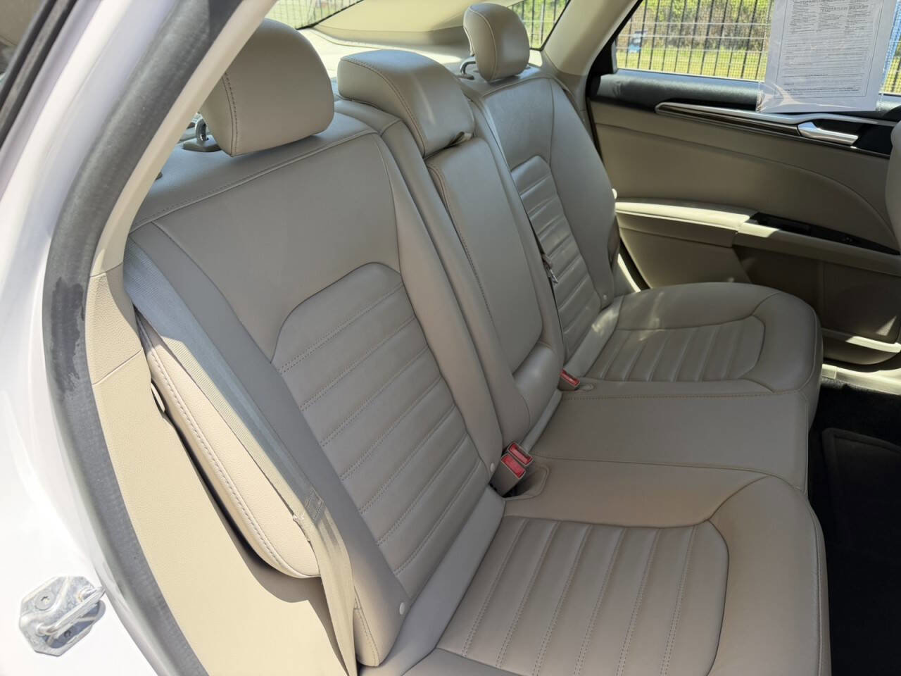 Used 2018 Ford Fusion SE w/ Fusion SE Technology Package FWD image 15