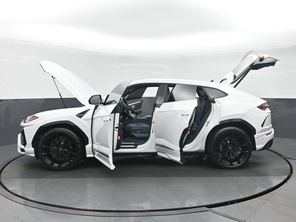 Used 2020 Lamborghini Urus AWD/4WD image 42
