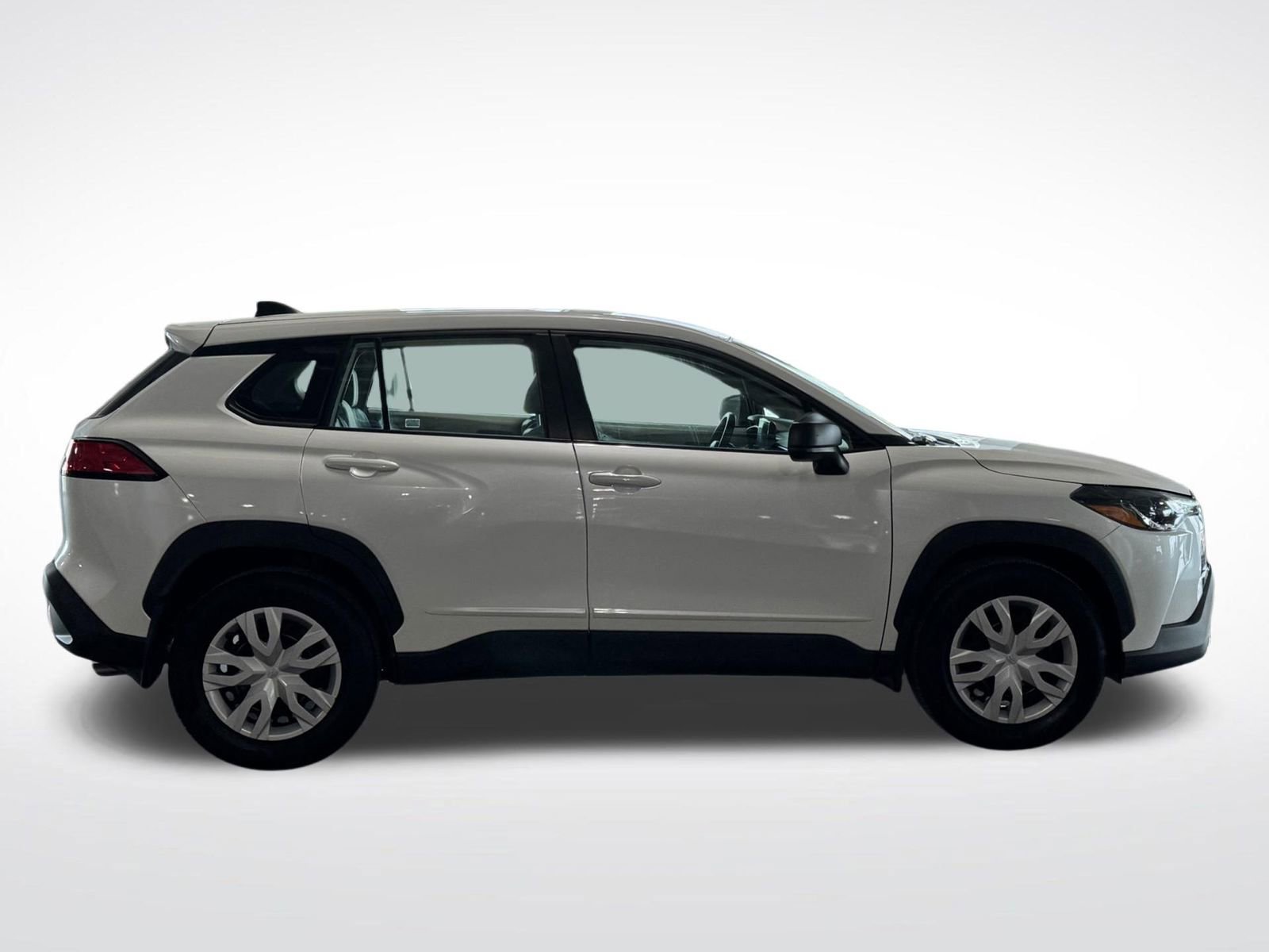 Used 2023 Toyota Corolla Cross L image 11