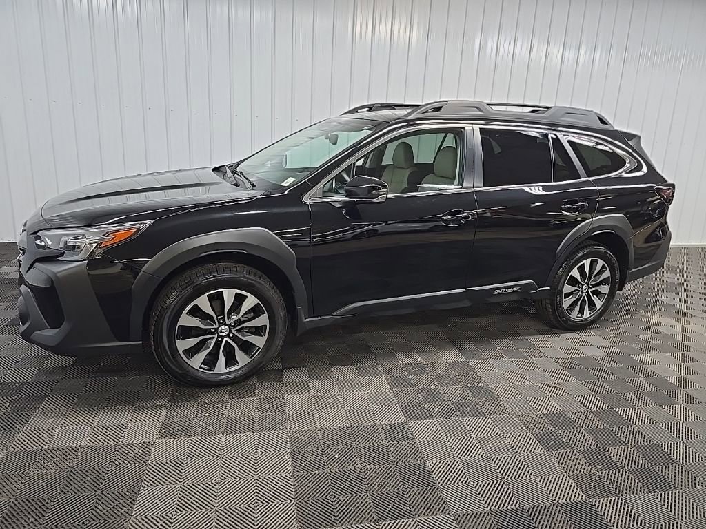 Used 2023 Subaru Outback Limited image 6
