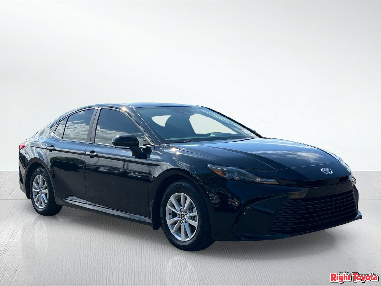 Certified 2025 Toyota Camry LE FWD image 9