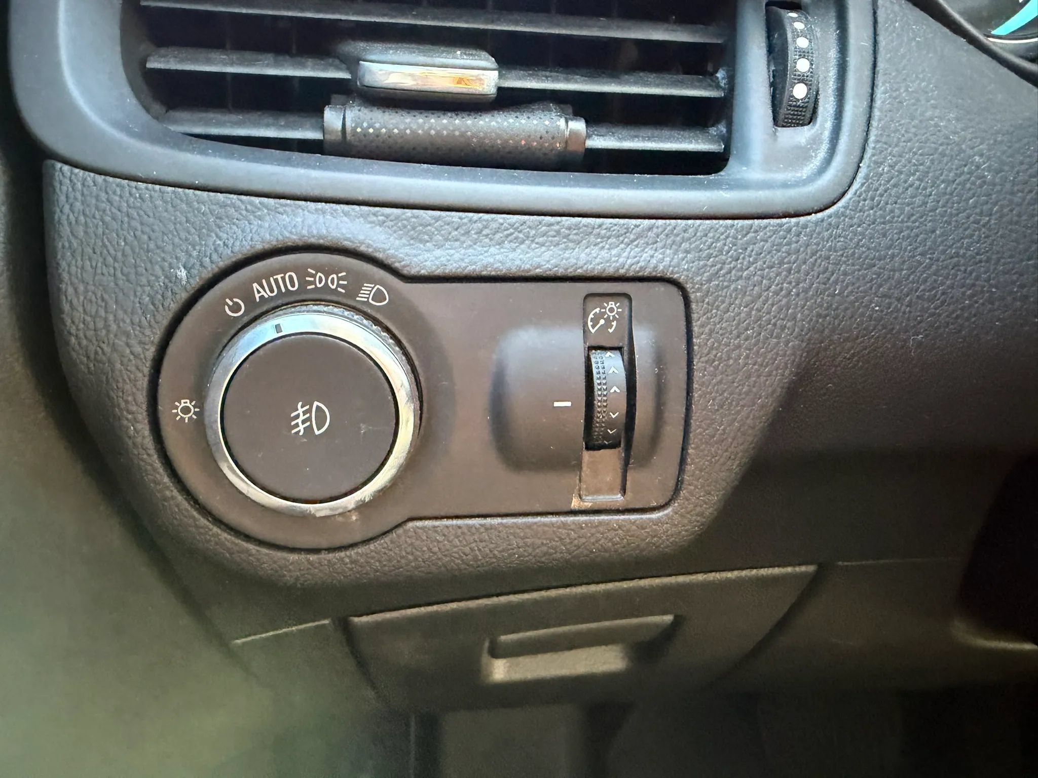 Used 2017 Buick Envision Preferred AWD/4WD image 17