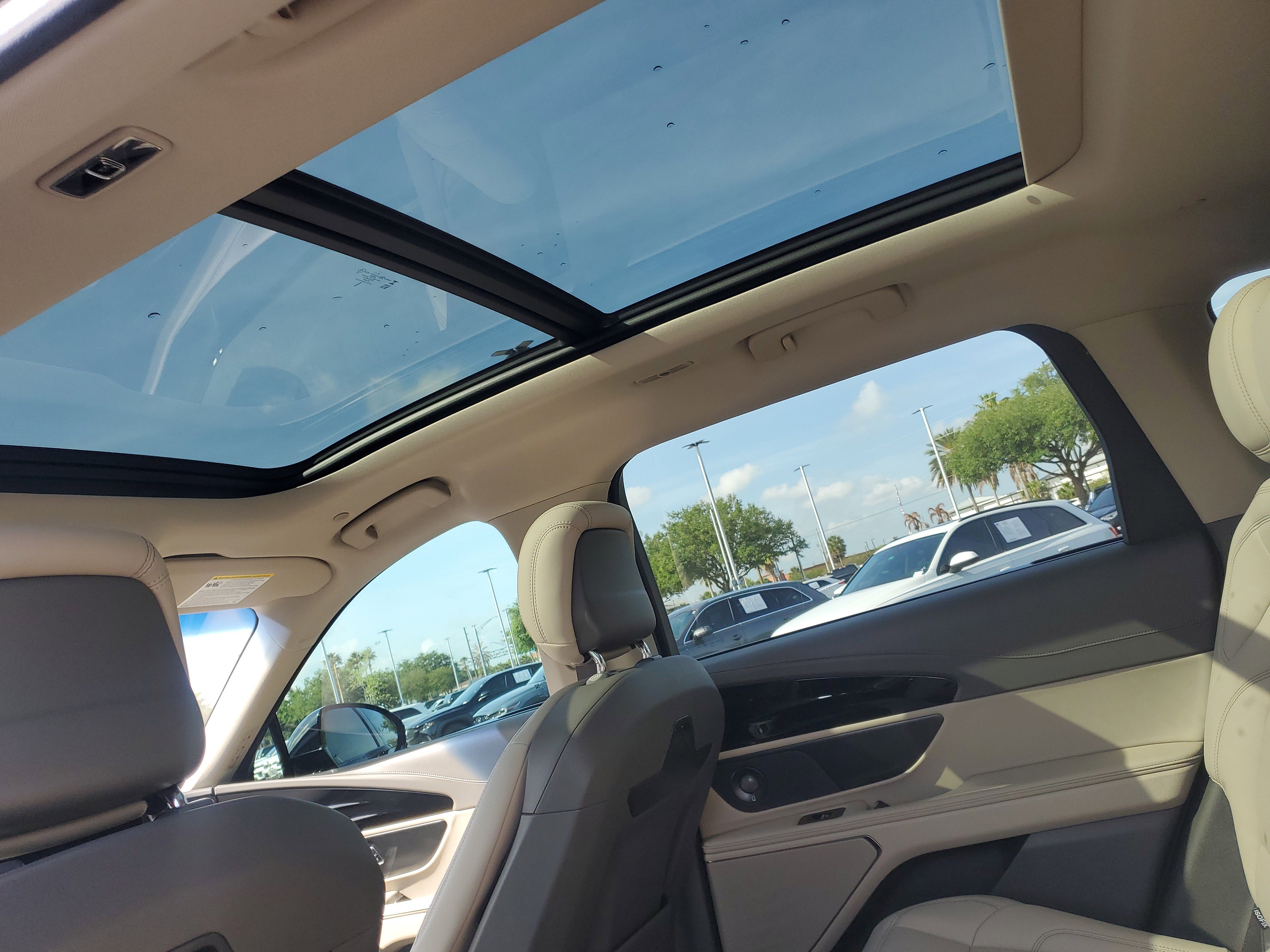 Used 2024 Lincoln Nautilus Premier w/ Equipment Group 102A image 12