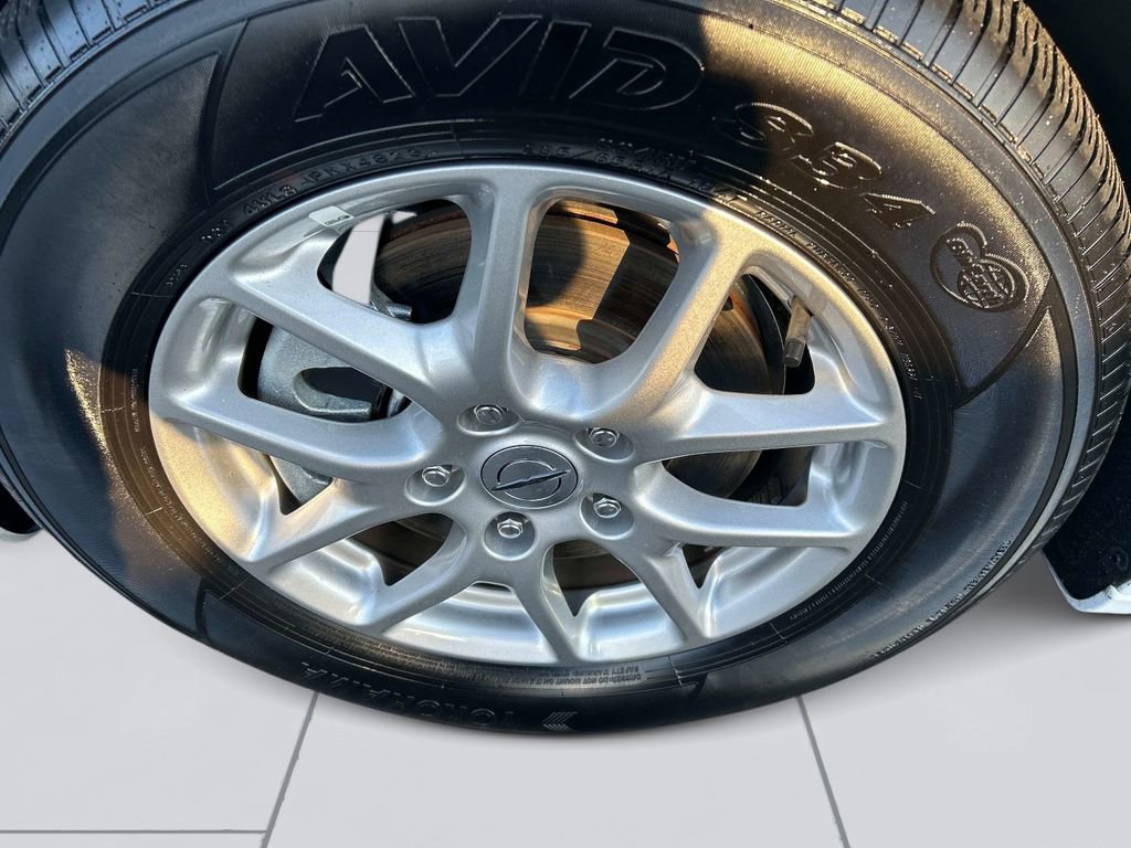 Used 2024 Chrysler Pacifica Touring-L image 9