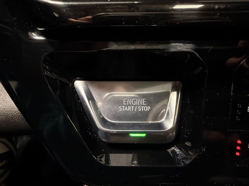 Used 2025 GMC Sierra 1500 AT4 w/ AT4 Premium Package AWD/4WD image 43