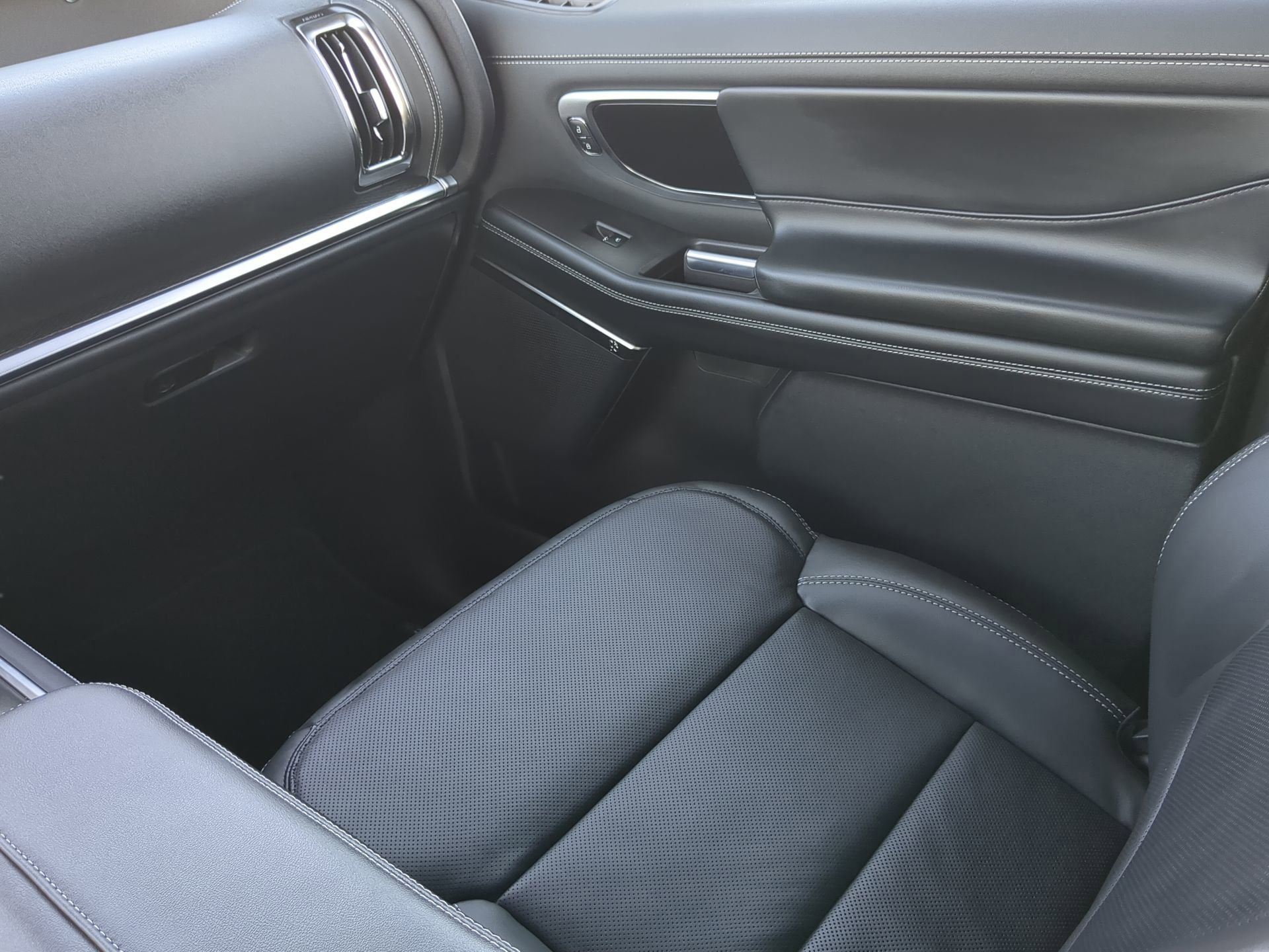 New 2026 Ford Expedition Platinum w/ Stealth Performance Package image 48