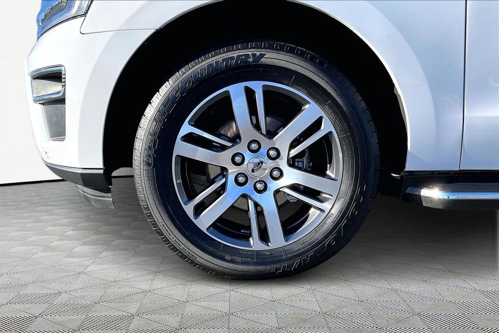 Used 2023 Ford Expedition Limited image 22