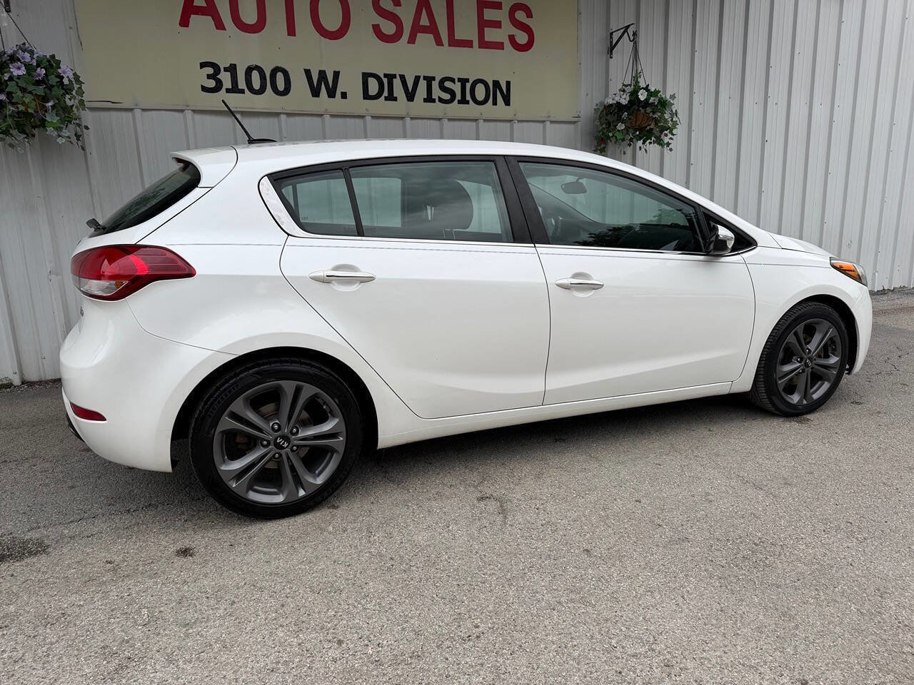 Used 2016 Kia Forte EX FWD image 3