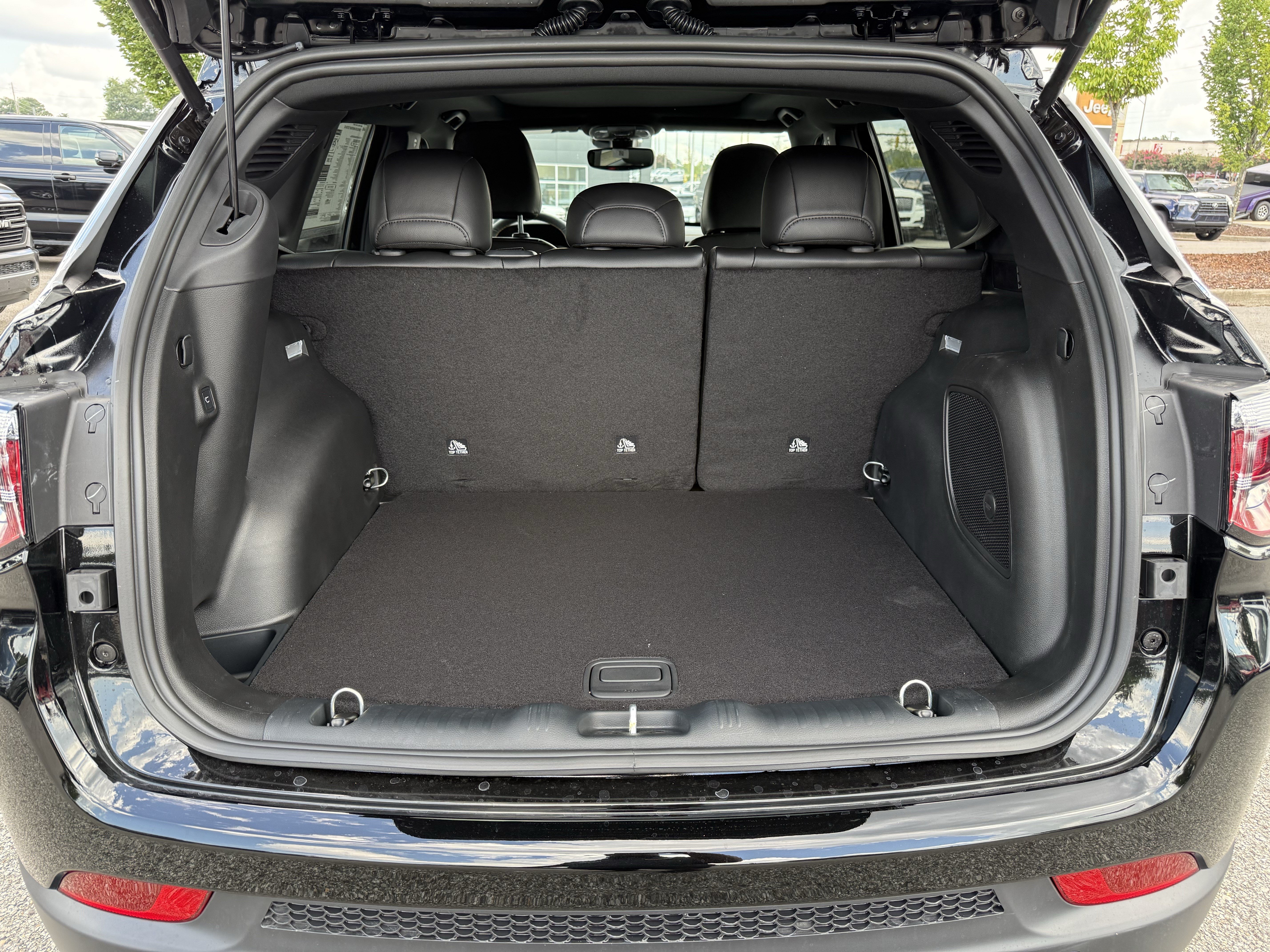 New 2026 Jeep Compass Latitude AWD/4WD image 32