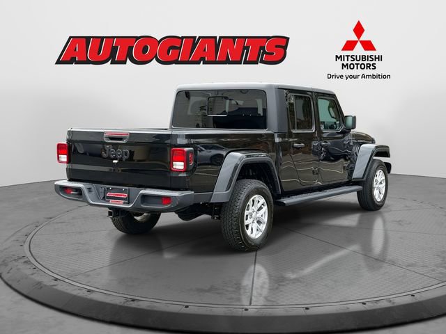 Used 2023 Jeep Gladiator Sport image 2