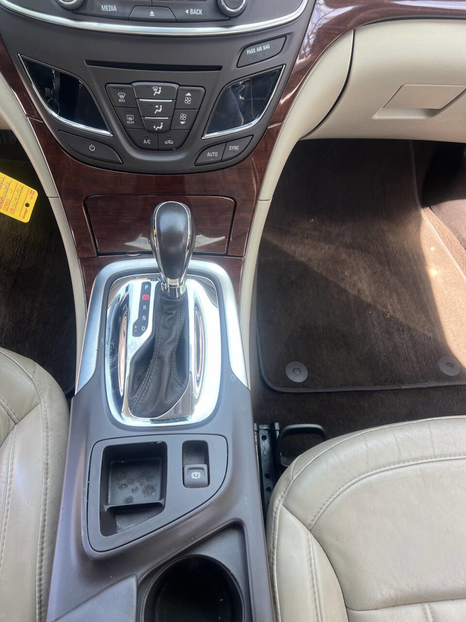 Used 2014 Buick Regal FWD image 17