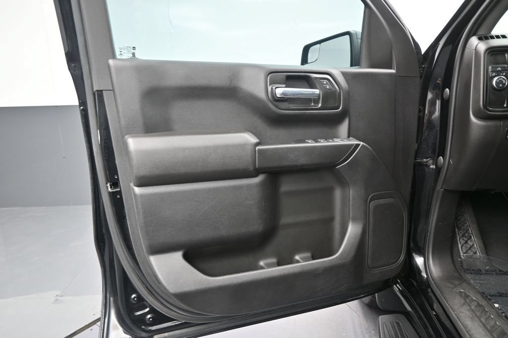 Used 2022 Chevrolet Silverado 1500 Custom RWD image 11