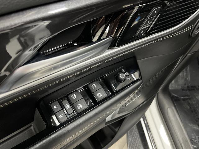 Used 2024 Jeep Wagoneer L 4WD w/ Premium Group I image 31