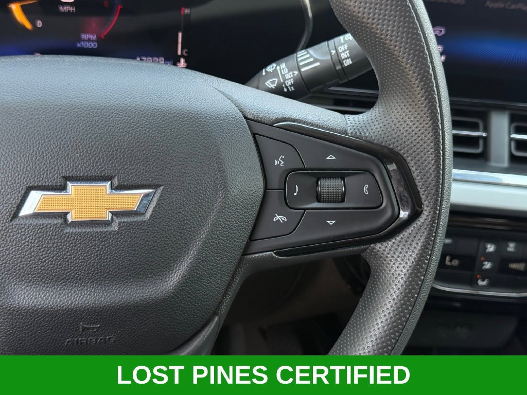 Used 2025 Chevrolet Trax LT FWD image 12