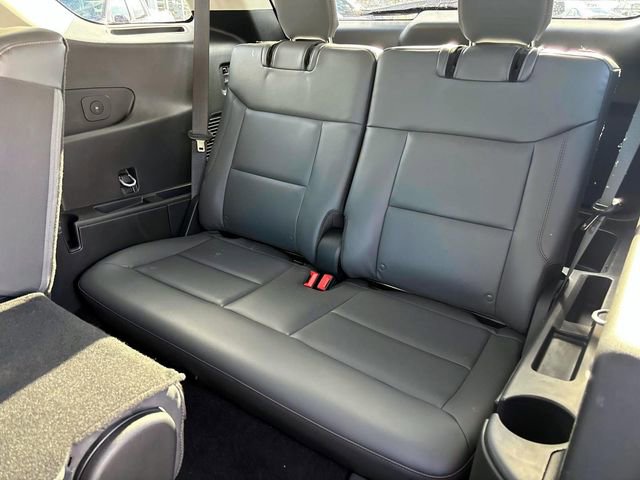 Used 2025 Ford Explorer Active w/ Active Comfort Package image 12