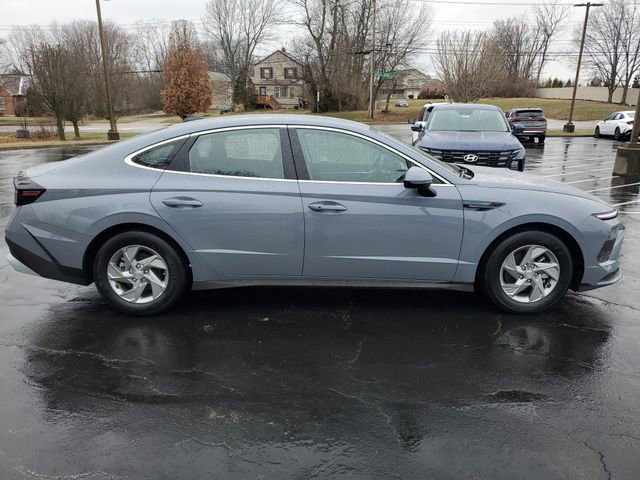 Used 2025 Hyundai Sonata SE image 8