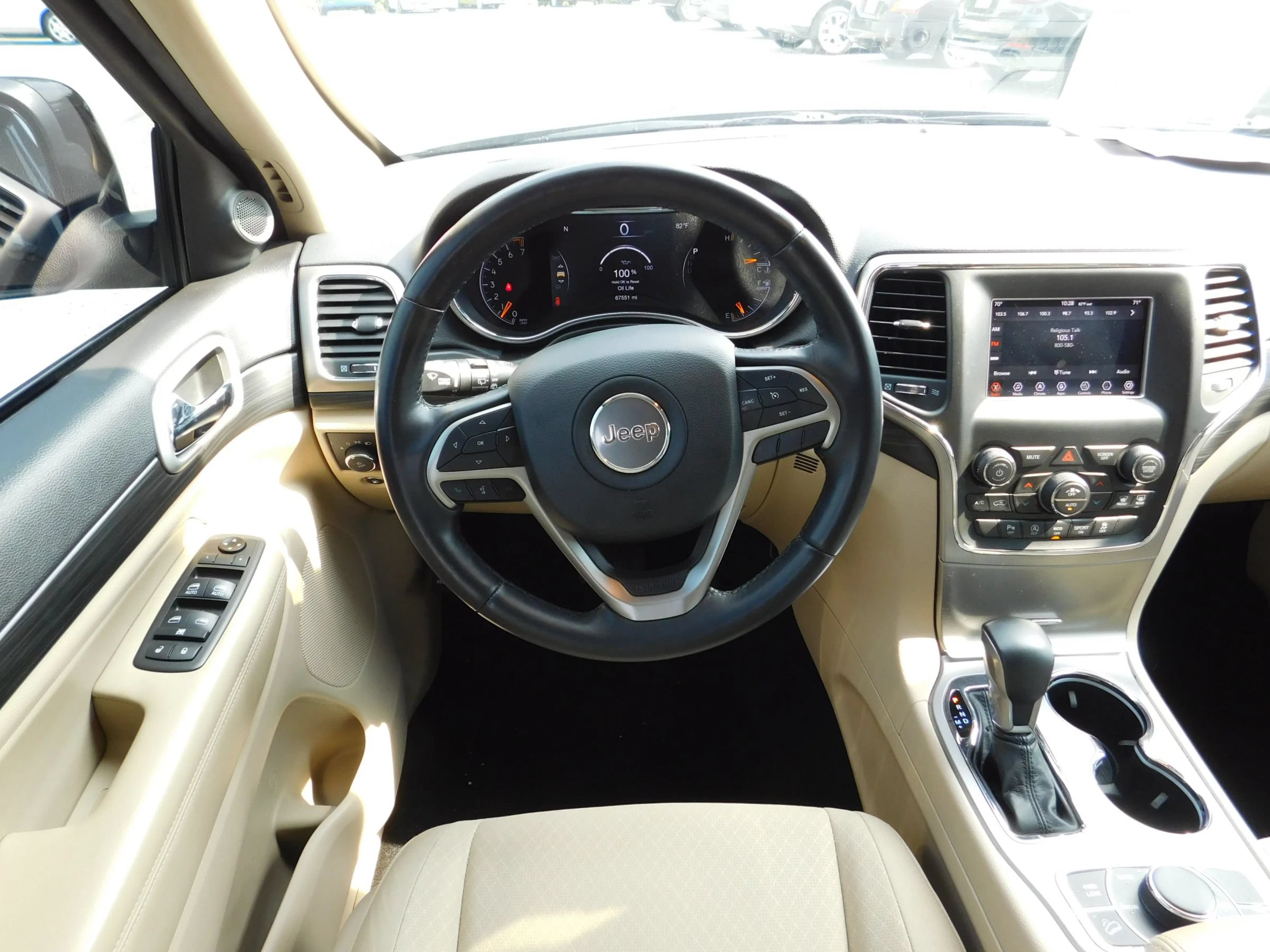 Used 2021 Jeep Grand Cherokee Laredo AWD/4WD image 16