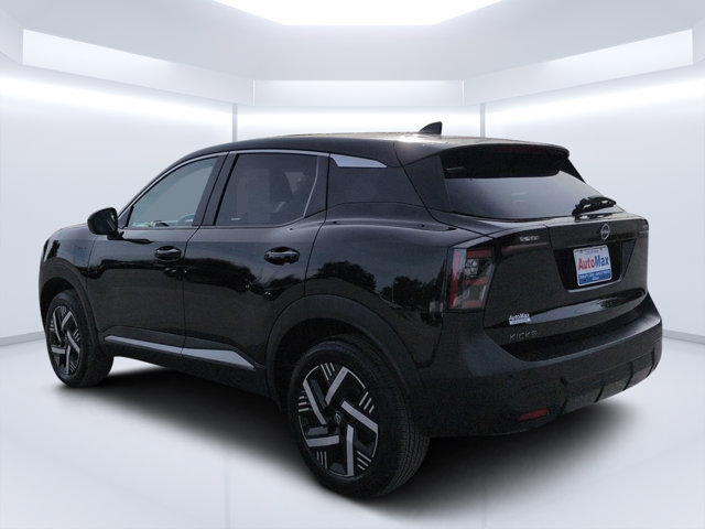 Used 2025 Nissan Kicks SV FWD image 5