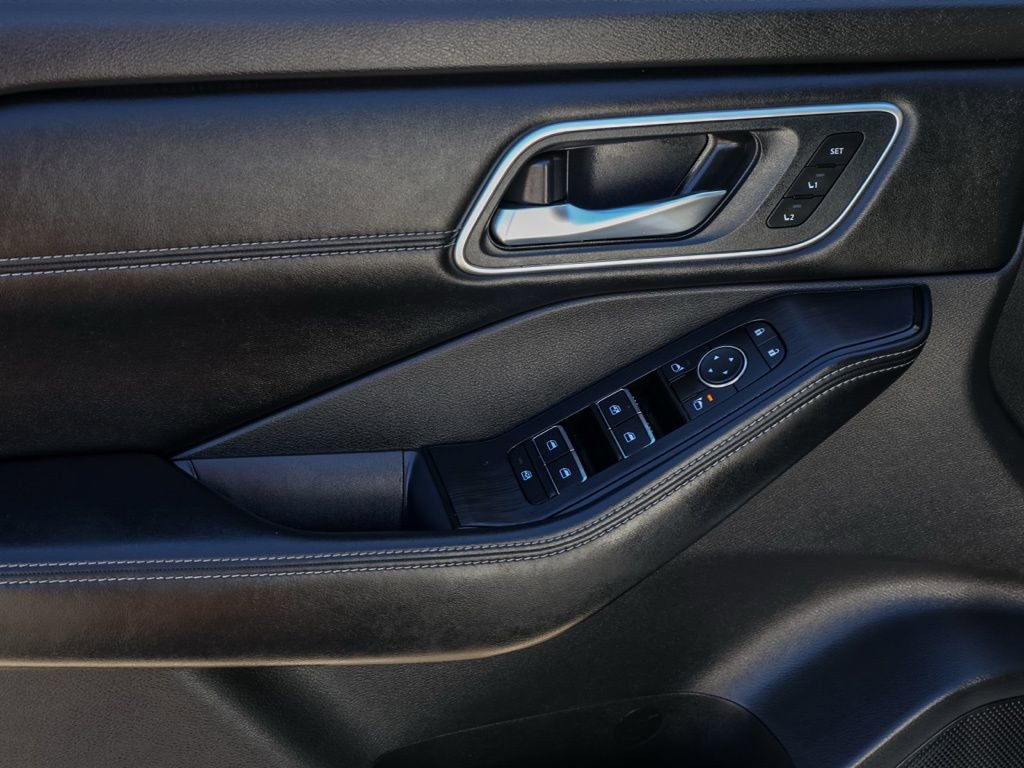 Used 2026 Nissan Rogue Platinum w/ Platinum Premium Package image 24