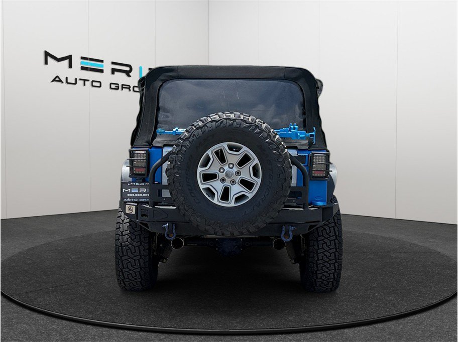 Used 2015 Jeep Wrangler Unlimited Rubicon w/ Connectivity Group AWD/4WD image 8
