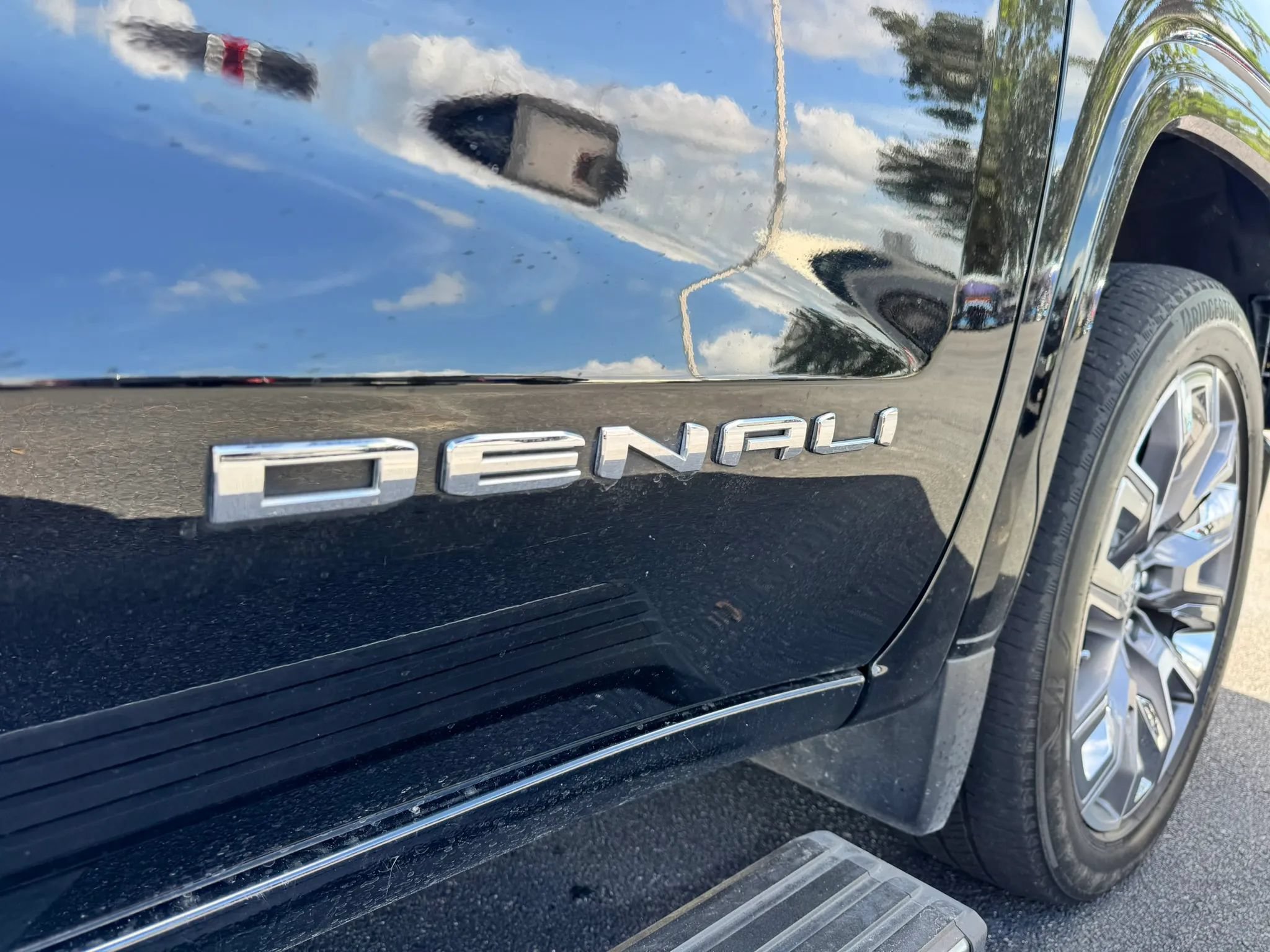 Used 2024 GMC Sierra 1500 Denali w/ Denali Reserve Package AWD/4WD image 16