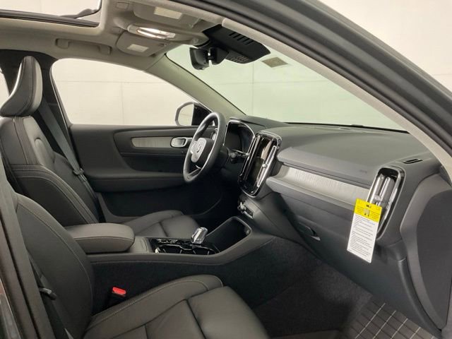 New 2026 Volvo XC40 B5 Ultra w/ Protection Package Premier AWD/4WD image 32