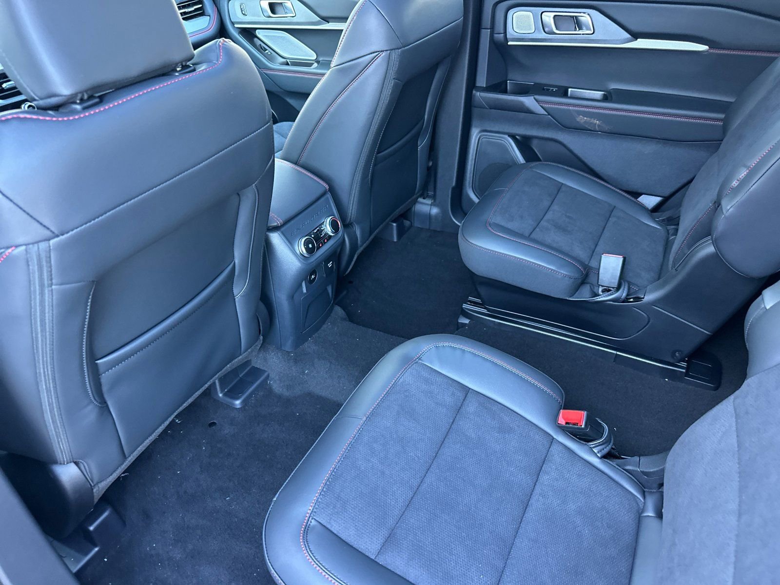 New 2026 Ford Explorer ST w/ Sun And Sound Package image 13