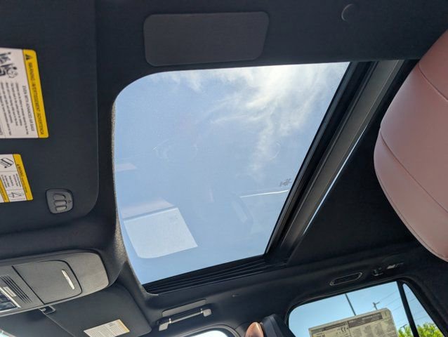 New 2026 Lincoln Navigator Reserve AWD/4WD image 17