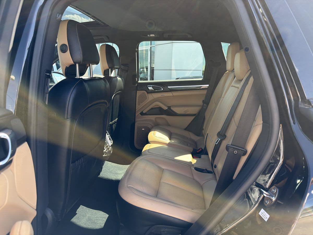 Used 2018 Porsche Cayenne Platinum Edition AWD/4WD image 12