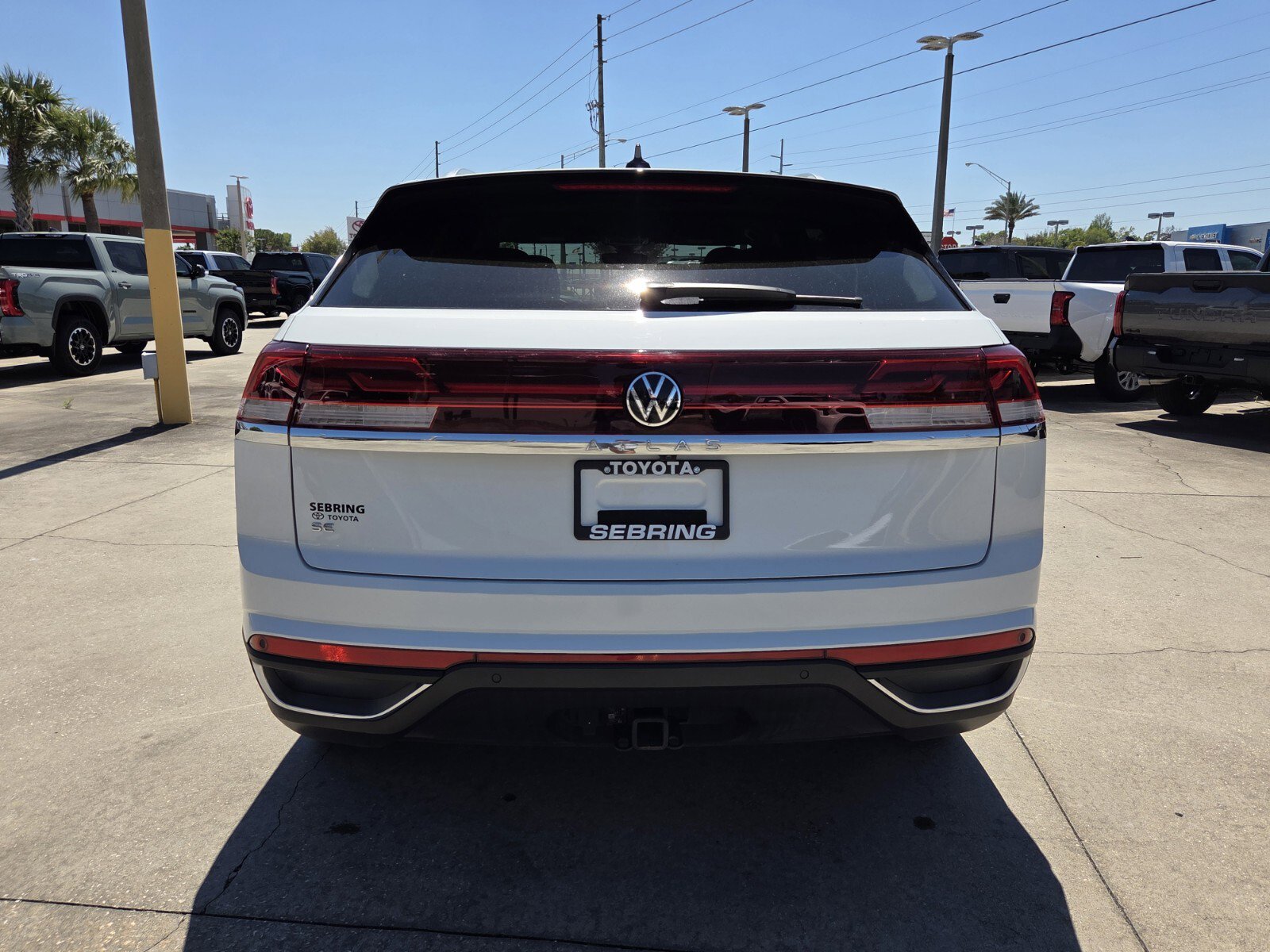 Used 2024 Volkswagen Atlas Cross Sport SE FWD image 8